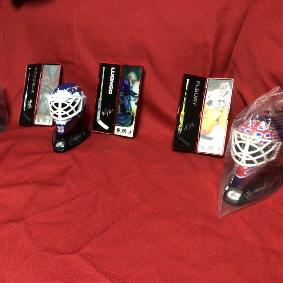 NHL GOALIES masks and sticks - Picture 2 of 6
